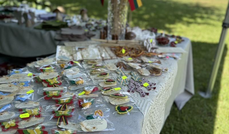 Varėnos socialinių paslaugų centro socialinės dirbtuvės dalyvavo renginyje „Partizanų didvyriškumas mus įkvepia patriotizmui šiandien“