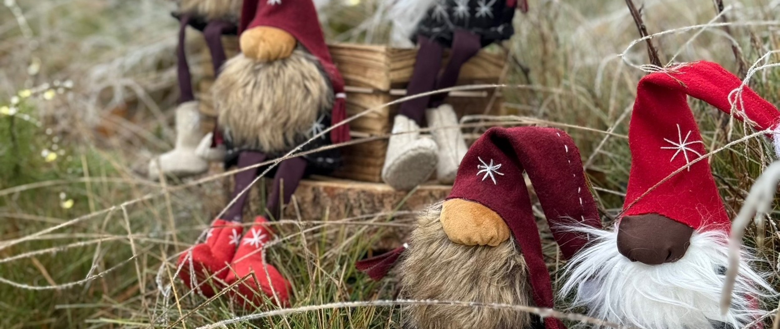 Varėnos socialinės dirbtuvės kuria ir kviečia įsigyti dirbinių